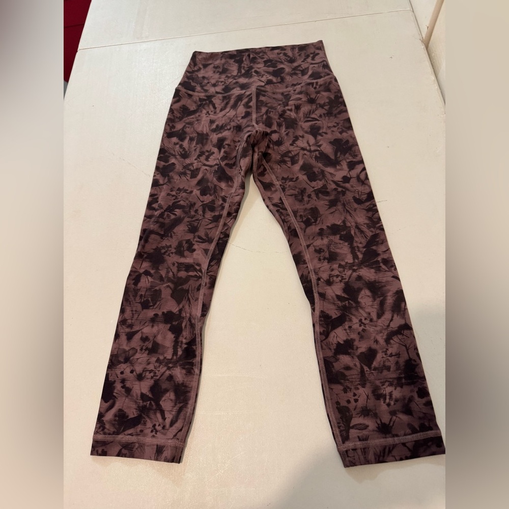 Lululemon womens legging size 4
